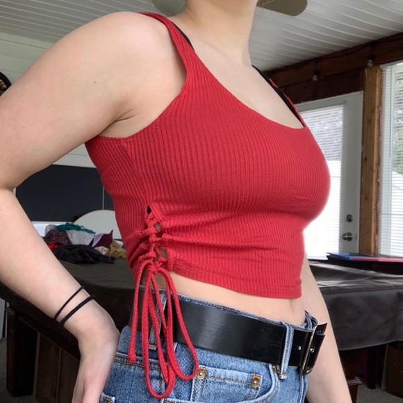 Red Ribbed Texture Crop Top - Picture 2 of 5